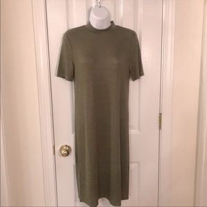 Banana Republic olive green tee dress with seam in back - size XL